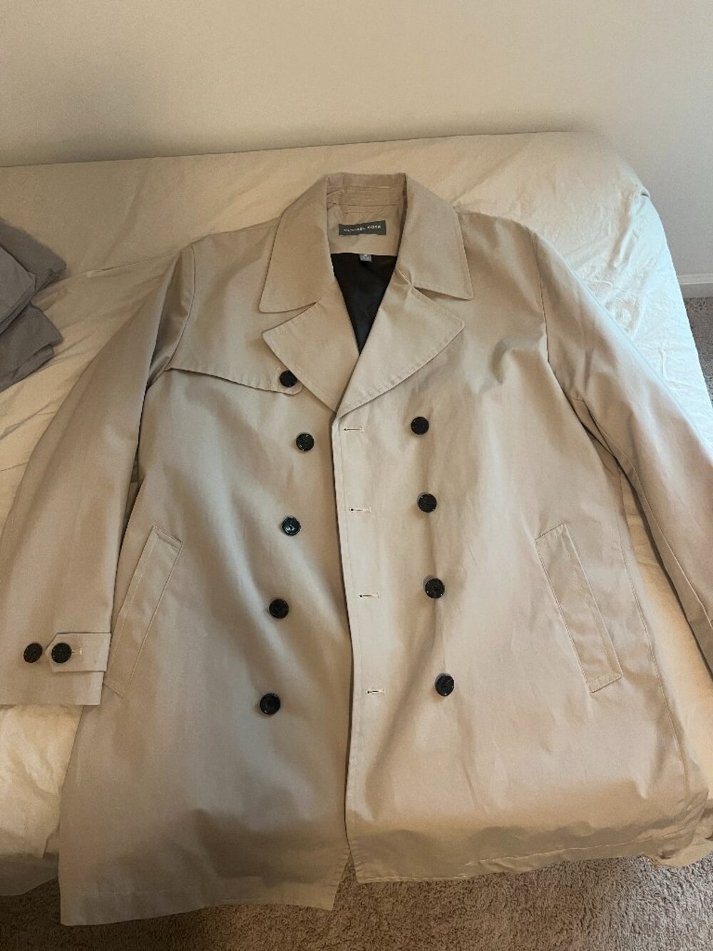 Michael Kors Men's Classic Double Breasted Short Trench Coat Beige/Khaki - Size